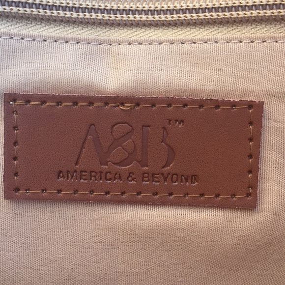 Purse - Picture 2 of 2